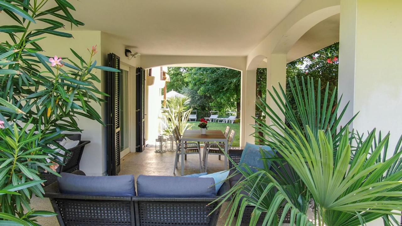 Italia Living Villa Паденге сул Гарда Екстериор снимка